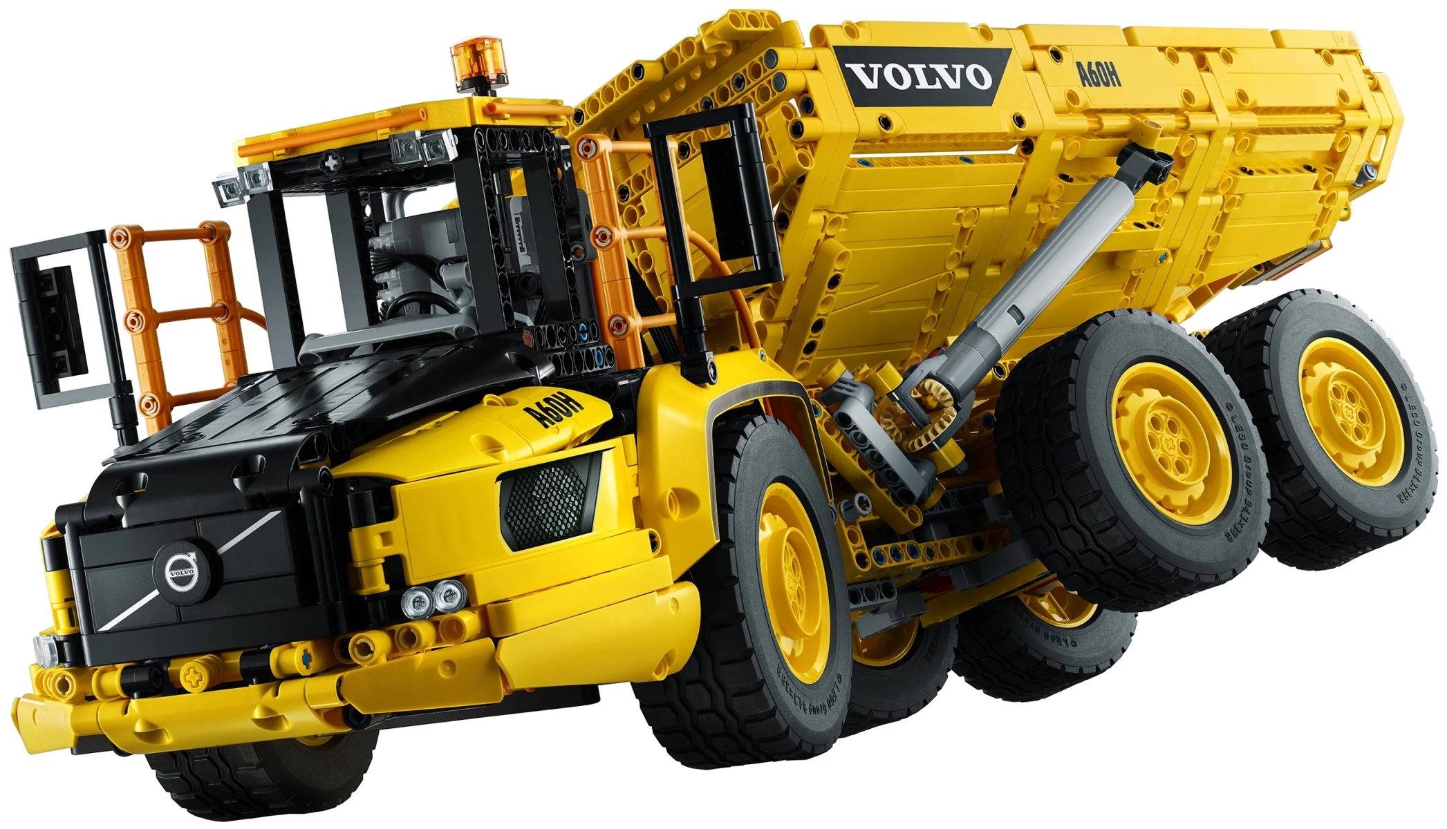 Конструктор LEGO Technic 42114 Самосвал Volvo 6х6 - купить дёшево с  доставкой по Москве и всей России. Цена 21 989